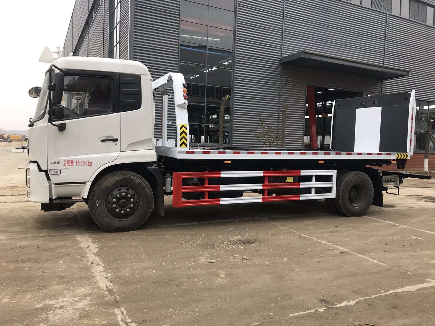 東風(fēng)天錦一拖二清障異型 報(bào)廢車(chē)廠專用